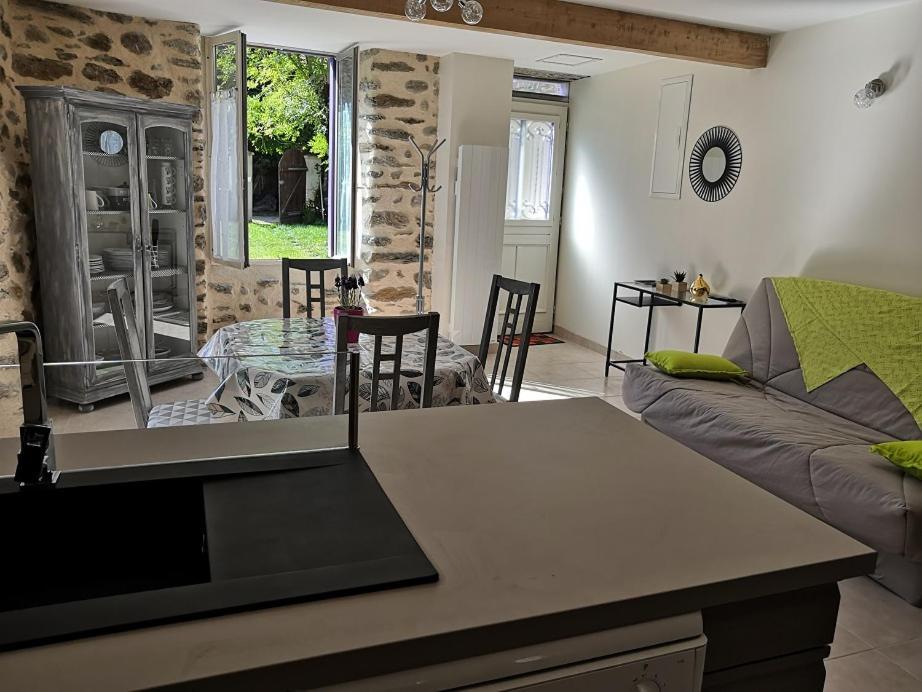 La Glycine Villa Sinsat Екстериор снимка